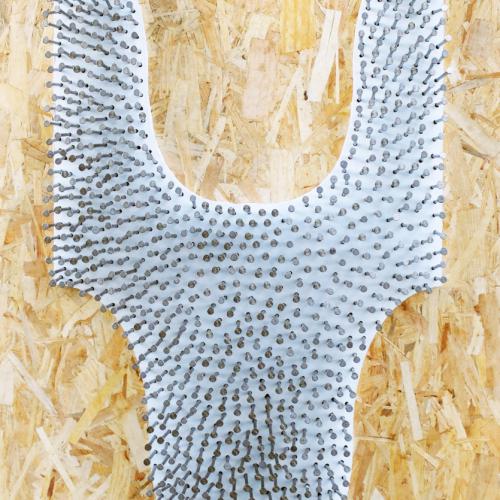 relief mural - série ''TRIADE'' - clous rouillés sur bois et résine - 120x80x12 cm