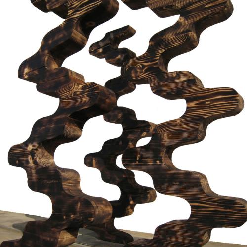 Sculpture ''3 COLONNES ARBORESCENTES'' bois partiellement brûlé H: 210 cm - 240 cm - 270 cm