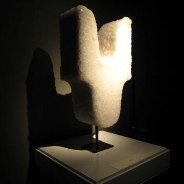 Sculpture ''ST-S300 B'' - cristallisation de sel sur bois sculpté - 70x34x18 cm