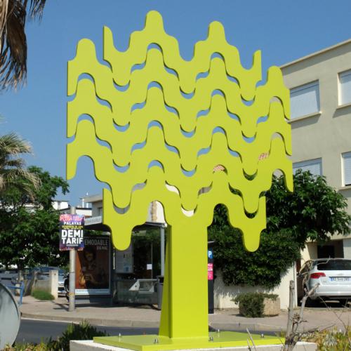 '' Les ARBRES de JORDI '' - 8 Sculptures pérennes en acier thermo-laqué -exposition permanente sur chacun des 8 ronds-points d'une avenue de 3 km à Palavas les Flots -34- ici ''l'Arbre Palmier''